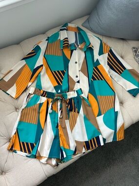 Geometric Print Elastic Waist short and shirt set  - Teal & Mustard size medium